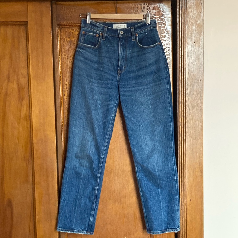 Abercrombie and Fitch Curve Love the ‘90s straight ultra high rise jeans